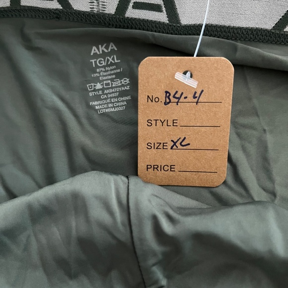 Green nylon XL brief - Picture 3 of 3